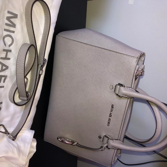 MEDIUM GREY MICHAEL KORS PURSE - Picture 4 of 4